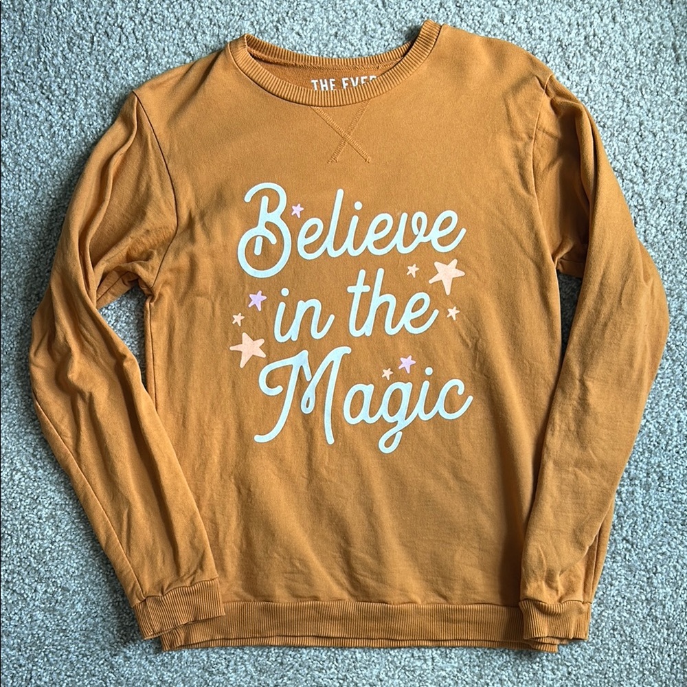The Ever Co Believe in the Magic Women’s Small Sweatshirt